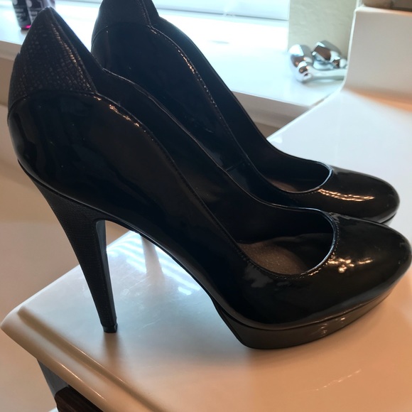 Shoes - Picture 2 of 6